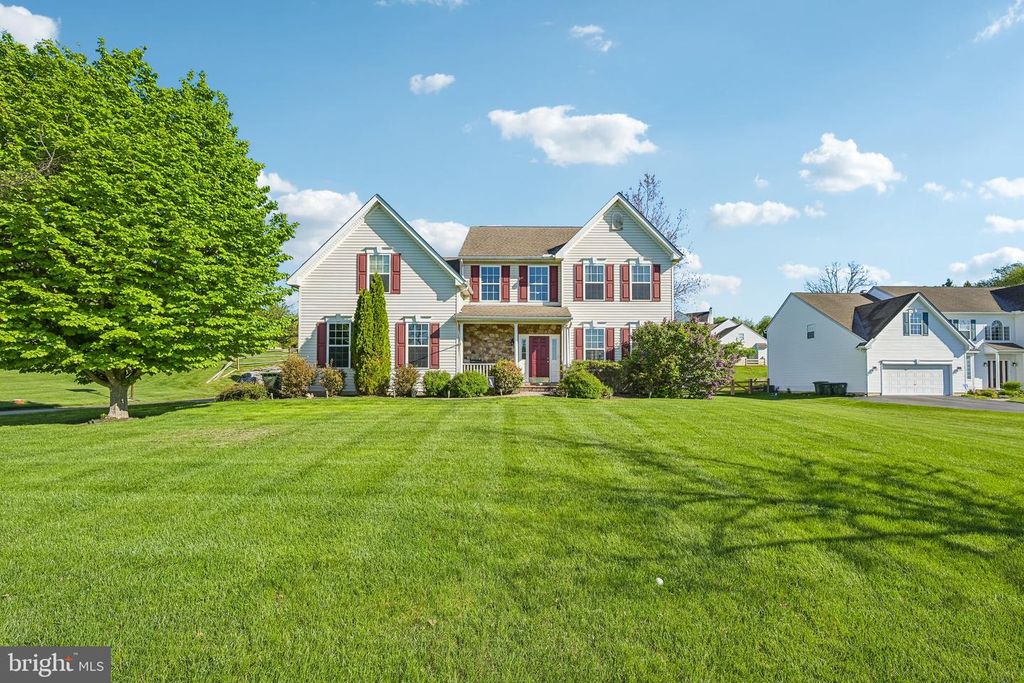 404 COUNTRY EDGE CIR, Downingtown, PA 19335