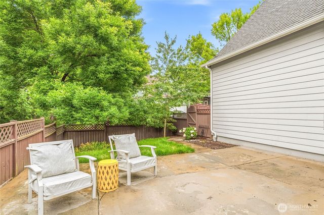 17123 Parkside Way SE, Renton, WA 98058