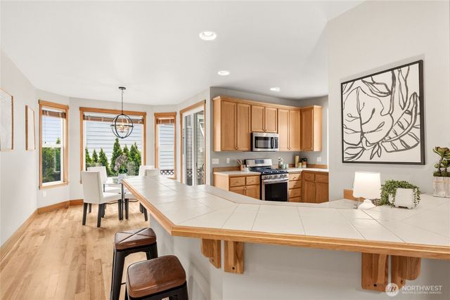 17123 Parkside Way SE, Renton, WA 98058