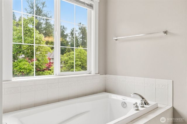 17123 Parkside Way SE, Renton, WA 98058