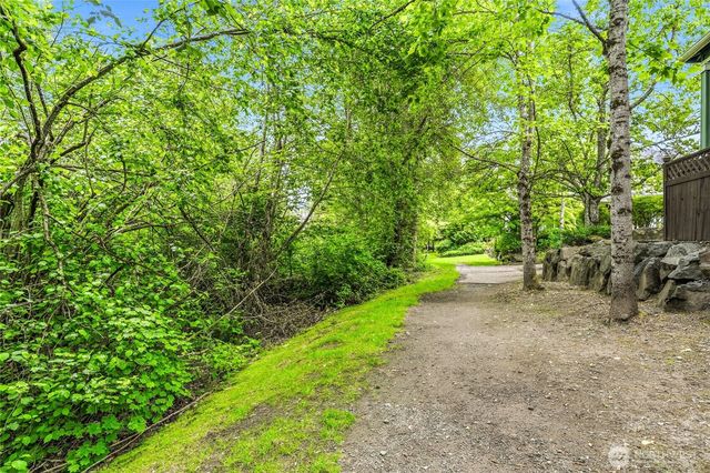 17123 Parkside Way SE, Renton, WA 98058
