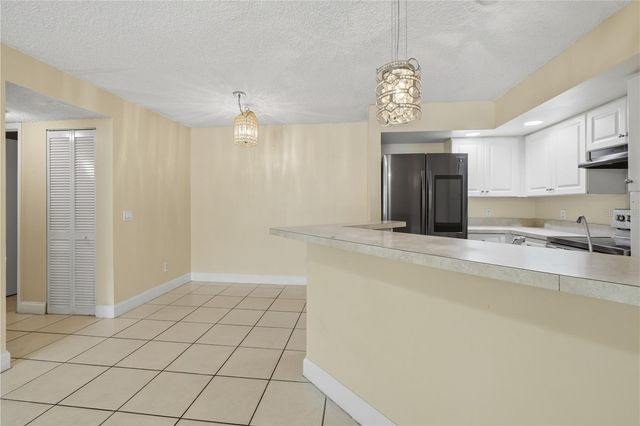 4532 COMMANDER DRIVE 2121, Orlando, FL 32822