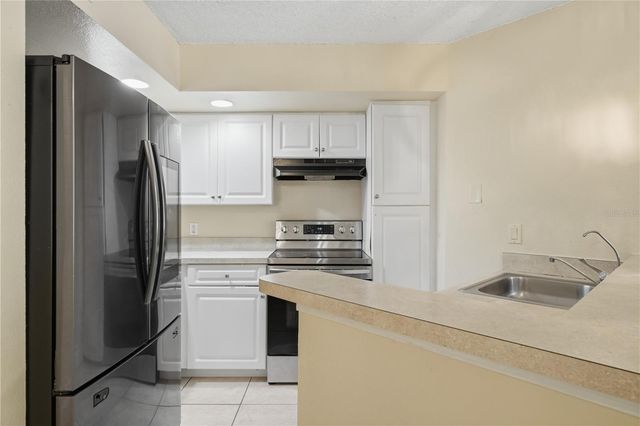 4532 COMMANDER DRIVE 2121, Orlando, FL 32822