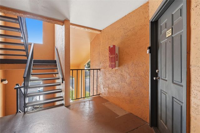 4532 COMMANDER DRIVE 2121, Orlando, FL 32822
