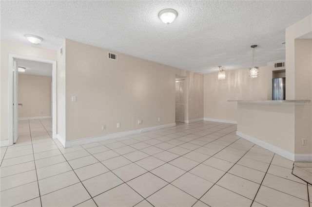 4532 COMMANDER DRIVE 2121, Orlando, FL 32822