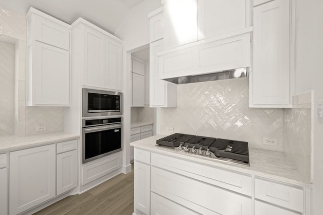 402 Crestview Drive, Midlothian, TX 76065