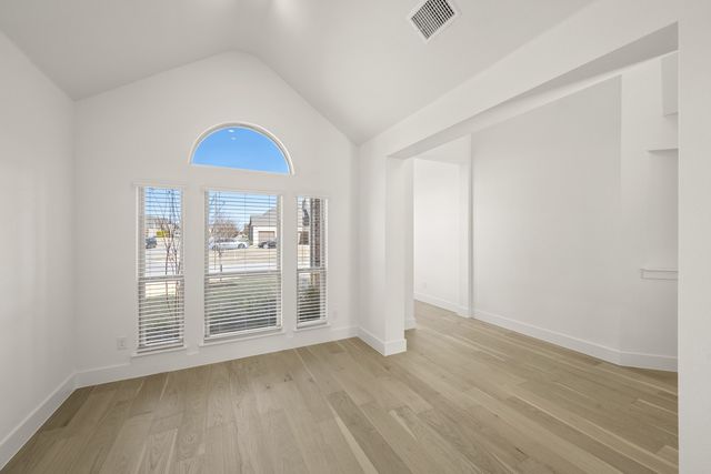 402 Crestview Drive, Midlothian, TX 76065