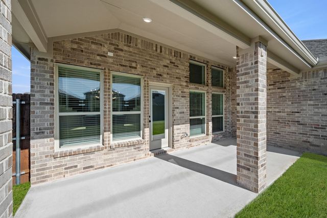 402 Crestview Drive, Midlothian, TX 76065