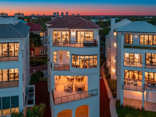 102 Felipe LN, Bonita Springs, FL 34134