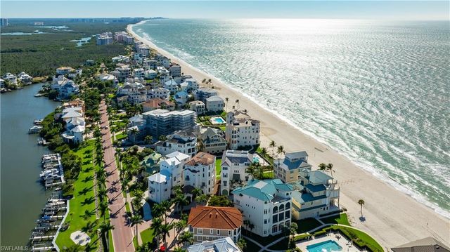 102 Felipe LN, Bonita Springs, FL 34134