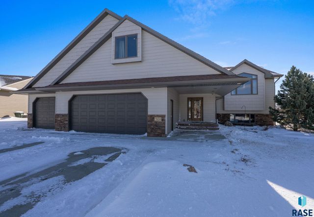 7624 S Courtyard Cir Circle, Sioux Falls, SD 57108