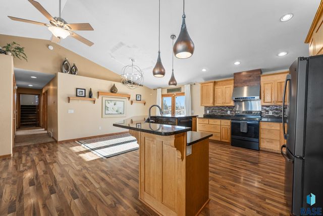 7624 S Courtyard Cir Circle, Sioux Falls, SD 57108