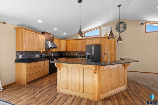 7624 S Courtyard Cir Circle, Sioux Falls, SD 57108