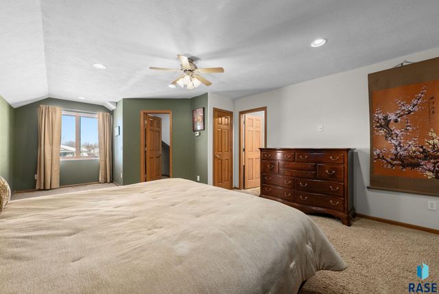 7624 S Courtyard Cir Circle, Sioux Falls, SD 57108