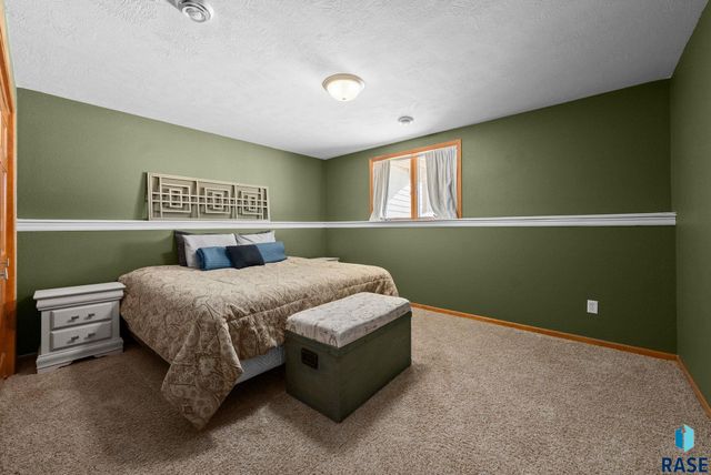 7624 S Courtyard Cir Circle, Sioux Falls, SD 57108