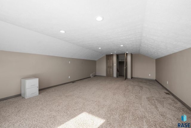 7624 S Courtyard Cir Circle, Sioux Falls, SD 57108