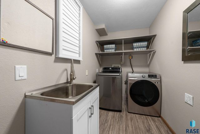 7624 S Courtyard Cir Circle, Sioux Falls, SD 57108