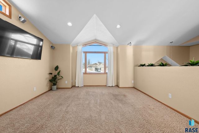 7624 S Courtyard Cir Circle, Sioux Falls, SD 57108