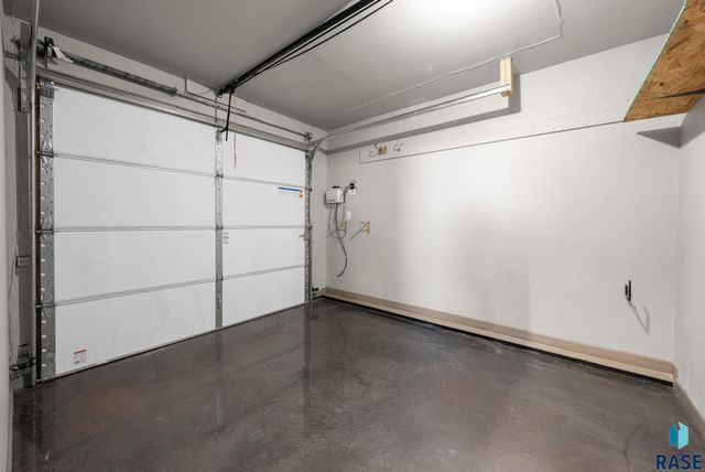 7624 S Courtyard Cir Circle, Sioux Falls, SD 57108