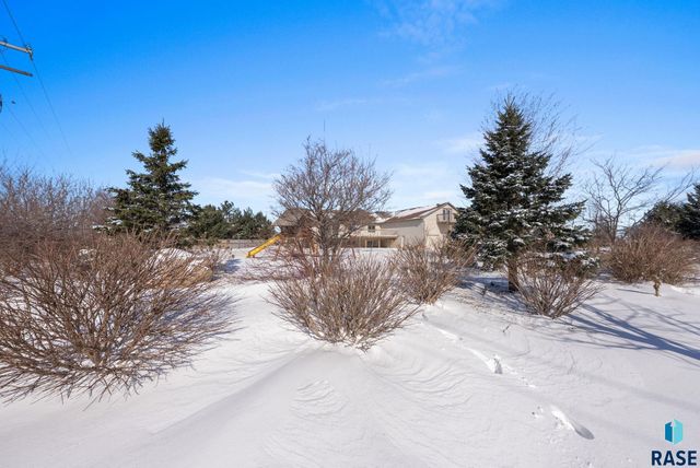 7624 S Courtyard Cir Circle, Sioux Falls, SD 57108