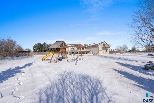 7624 S Courtyard Cir Circle, Sioux Falls, SD 57108