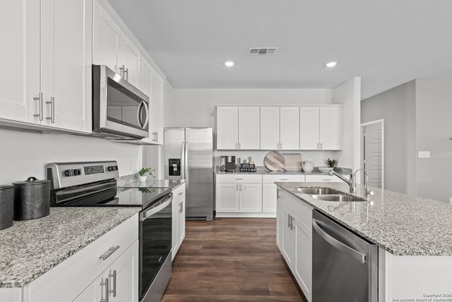 910 Bluegrass Point, New Braunfels, TX 78130