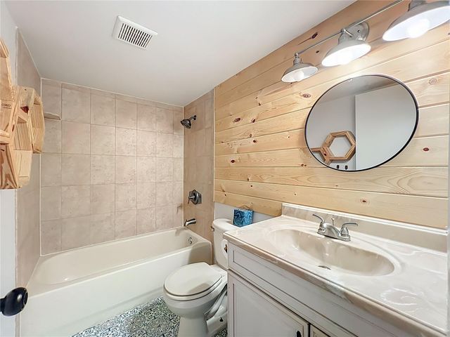 233 CROWN OAKS WAY 233, Longwood, FL 32779