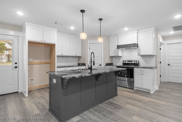 1005 N 16th Street, Fort Smith, AR 72901