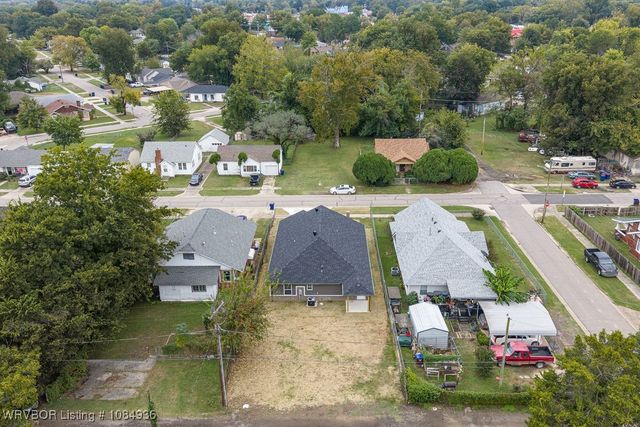 1005 N 16th Street, Fort Smith, AR 72901