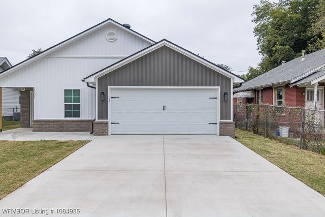 1005 N 16th Street, Fort Smith, AR 72901