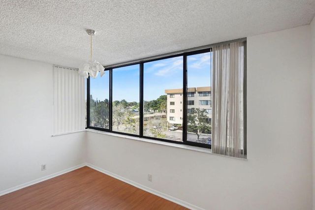 8030 Hampton Boulevard 414, North Lauderdale, FL 33068