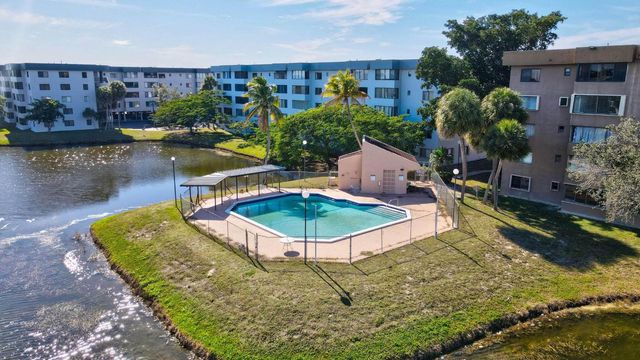 8030 Hampton Boulevard 414, North Lauderdale, FL 33068