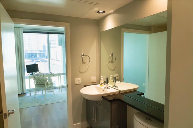 300 Bowie ST 703, Austin, TX 78703