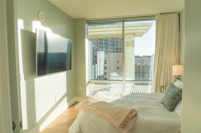 300 Bowie ST 703, Austin, TX 78703