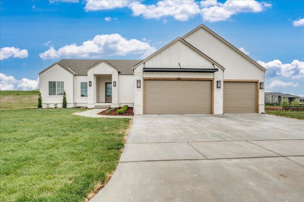 209 N Ciderbluff Ct., Wichita, KS 67052