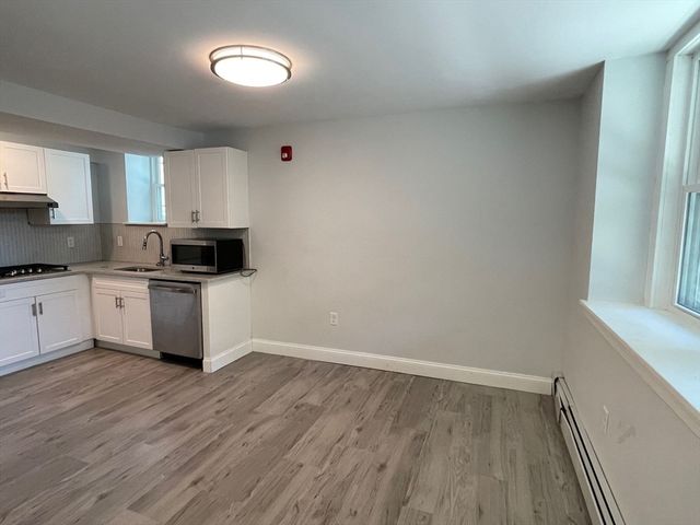 233 Lafayette Street 22, Salem, MA 01970