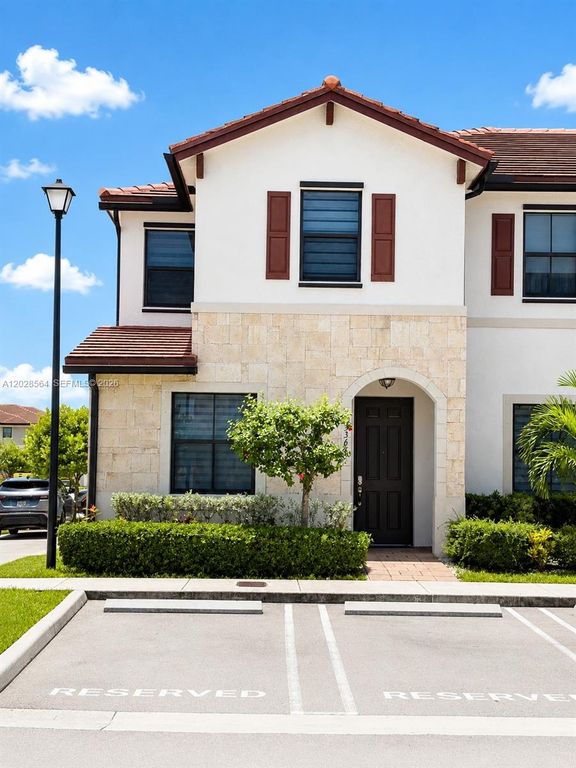 3368 W 105th Terrace, Hialeah, FL 33018