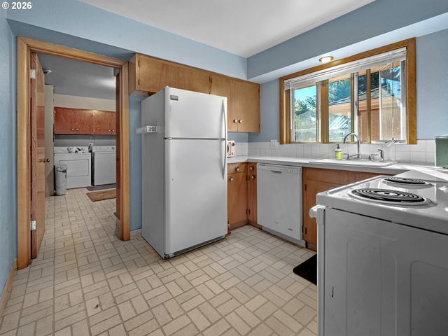 912 E MAIN St, Hillsboro, OR 97123