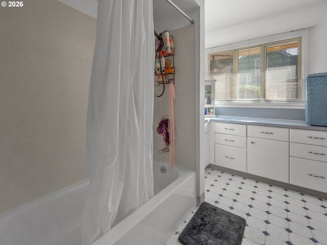 912 E MAIN St, Hillsboro, OR 97123