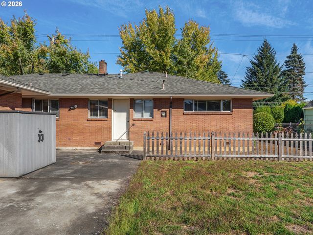 912 E MAIN St, Hillsboro, OR 97123