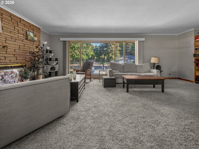 912 E MAIN St, Hillsboro, OR 97123