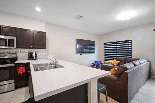 11426 SW 250th St 11426, Homestead, FL 33032