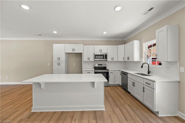 5575 Marty Lane, Clemmons, NC 27012
