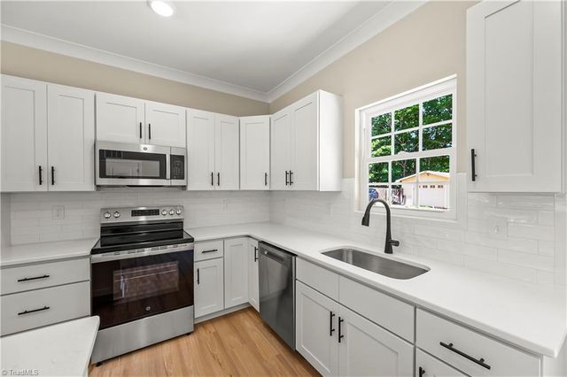 5575 Marty Lane, Clemmons, NC 27012