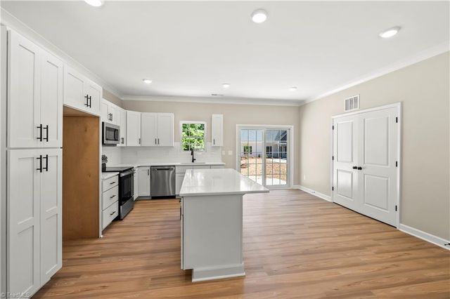 5575 Marty Lane, Clemmons, NC 27012