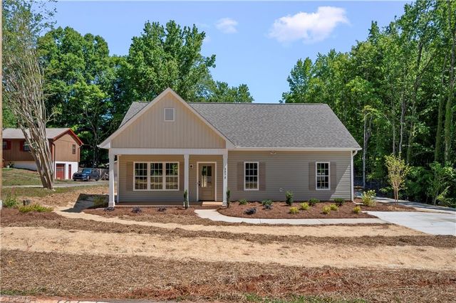 5575 Marty Lane, Clemmons, NC 27012