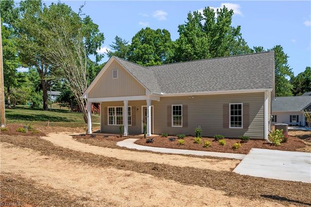 5575 Marty Lane, Clemmons, NC 27012
