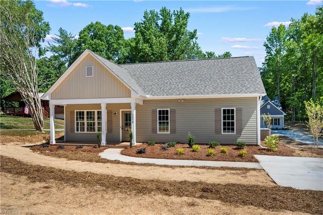 5575 Marty Lane, Clemmons, NC 27012