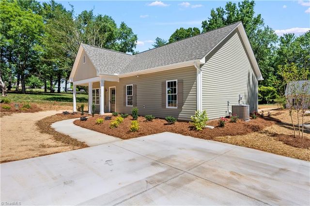 5575 Marty Lane, Clemmons, NC 27012