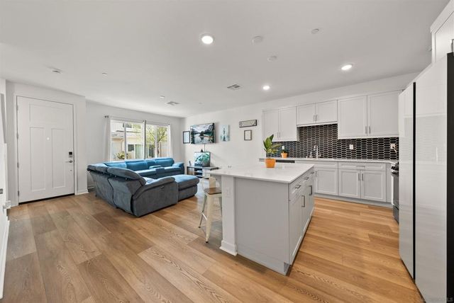 323 Satsuma Trail, Fallbrook, CA 92028